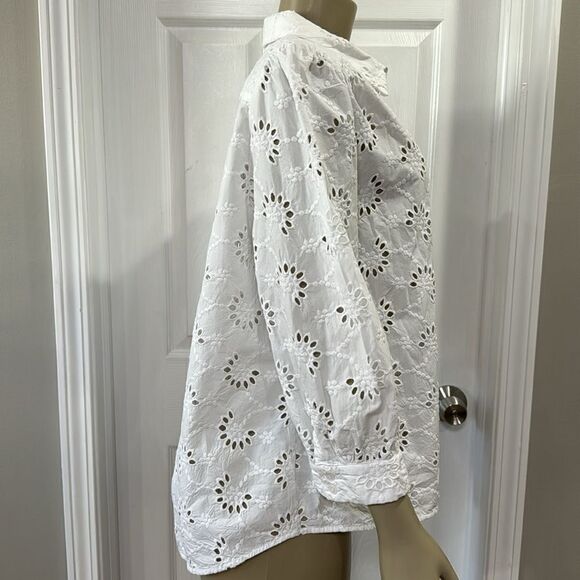 PURE COLLECTION EYELET TOP. - Picture 4 of 7